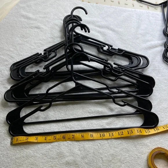 12 each plastic black used hangers with shoulder grooves - Picture 2 of 6